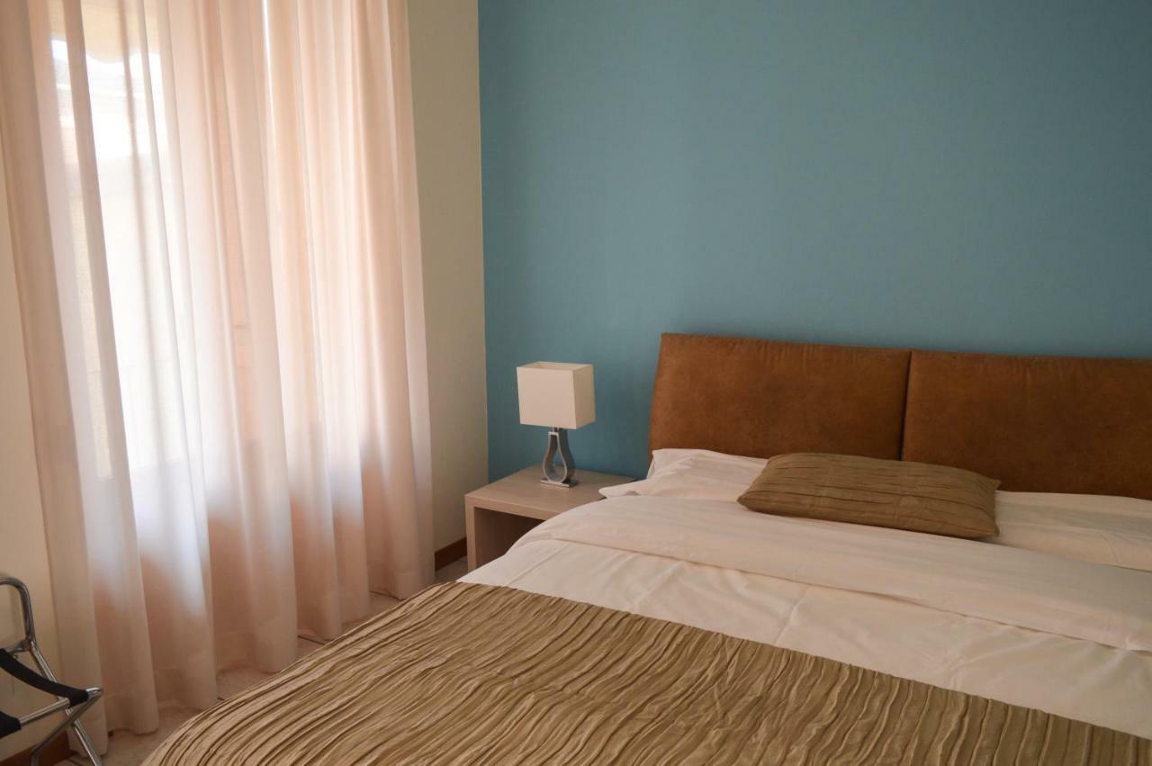 La Contrada Bed and Breakfast Sarnico Eksteriør billede